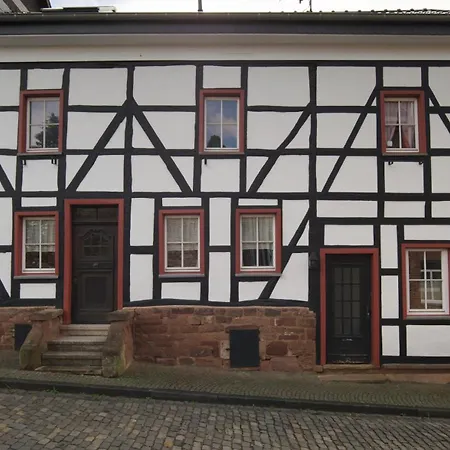 Tina's Fachwerkhaus In Apartment Nideggen