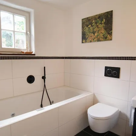 Tina's Fachwerkhaus In Appartamento Nideggen